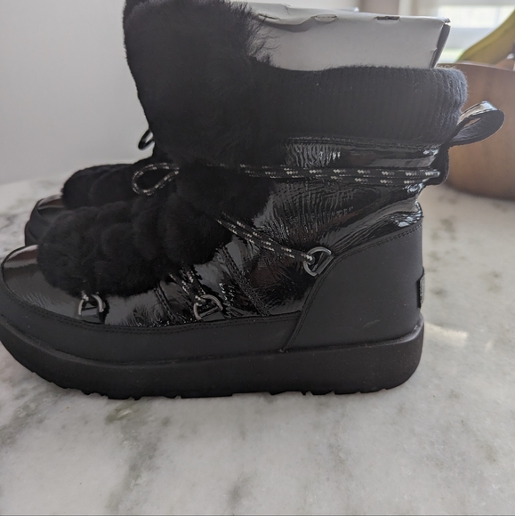 UGGs boots - Picture 2 of 4